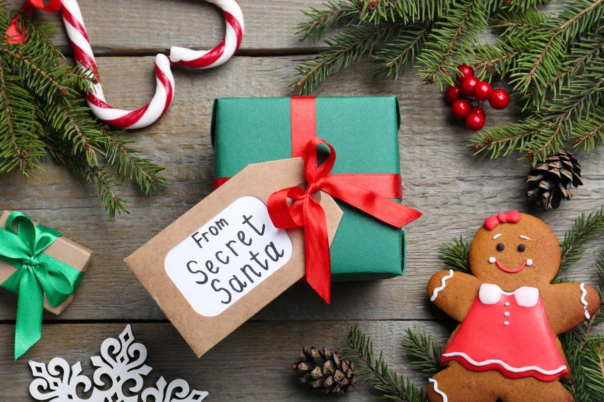 9 Creative Office Christmas Party Themes