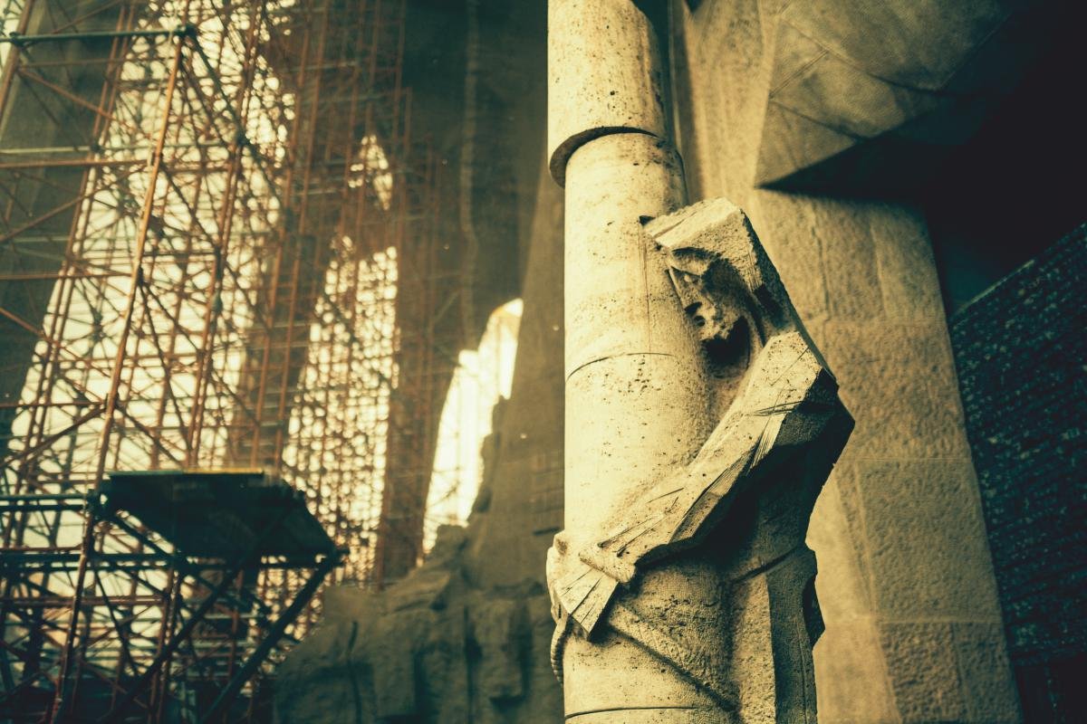 Sagrada Familia: The Unfinished Beauty of Barcelona | CIO Women Magazine