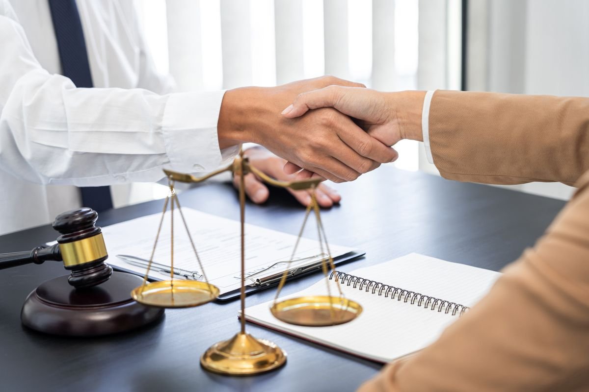 12 Free Consultation Tips for Hiring a Lawyer for Various Legal Disputes | CIO Women Magazine