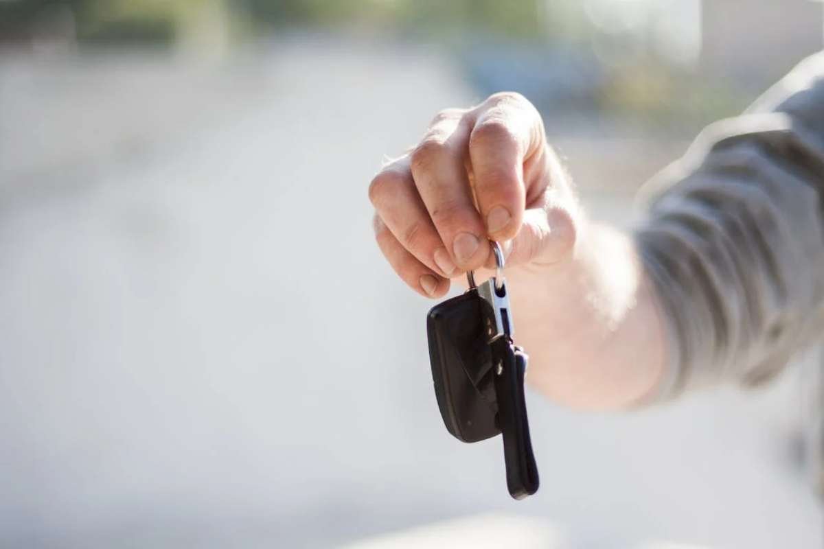 How To Sell Your First Car With Confidence? 4 Important Points | CIO Women Magazine