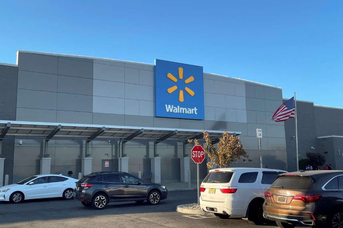 Walmart DEI Scales Back Amid Conservative Pushback | CIO Women Magazine