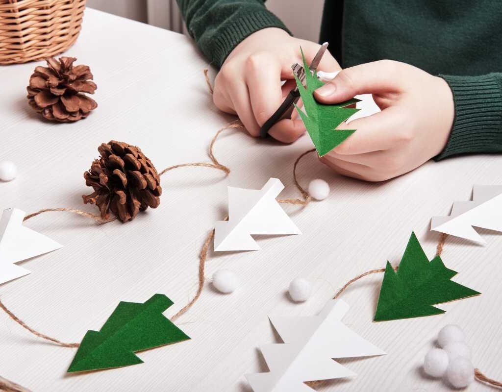 52 DIY Christmas Ornament Ideas That Are Easy to Make | CIO Women Magazine