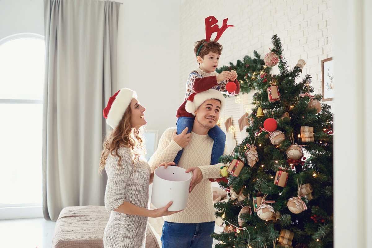 7 Christmas Traditions in America Create Holiday Joy | CIO Women Magazine 