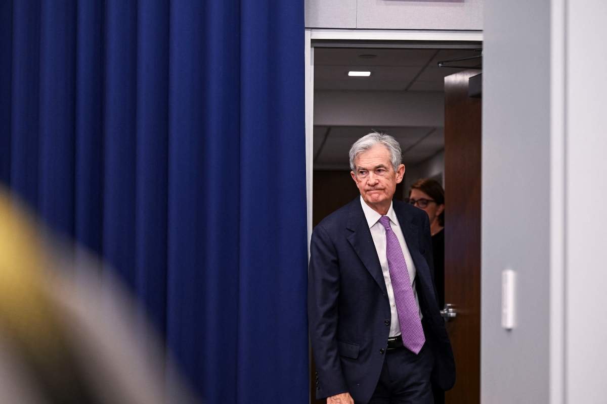 Federal Reserve Cuts Interest Rates, Signals Careful Approach to Economic Policy