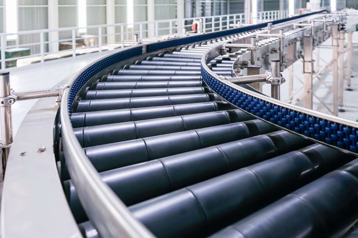 Applications of Trough Conveyors Across Industries