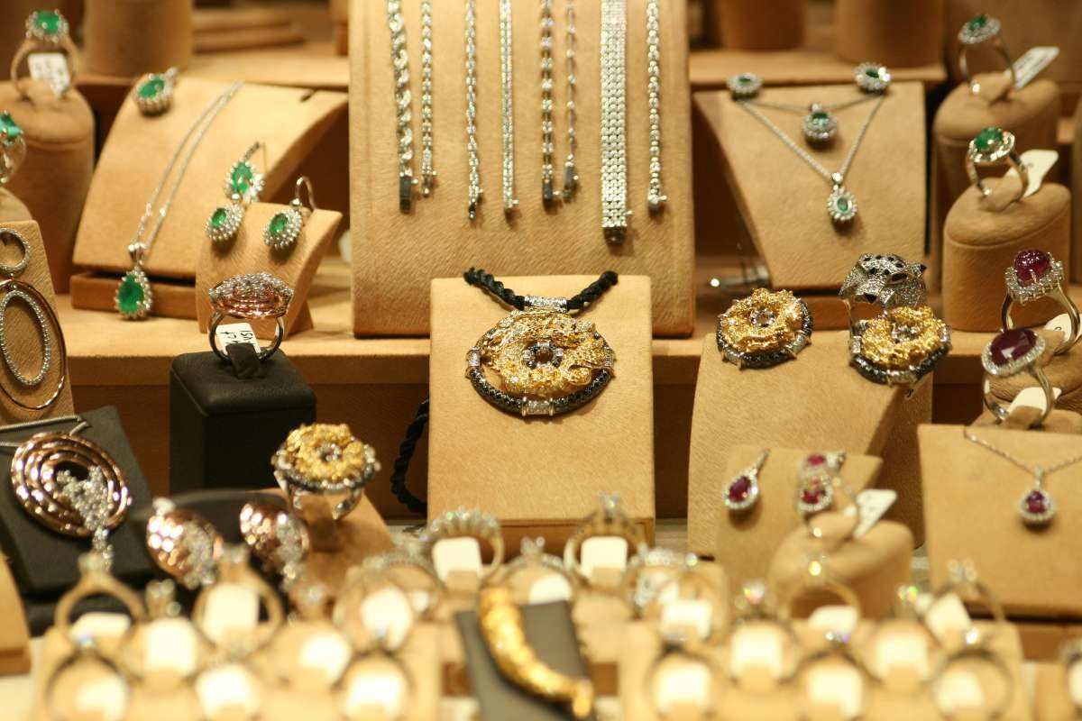 What is Imitation Jewelry: A Comprehensive Guide | CIO Women Magazine