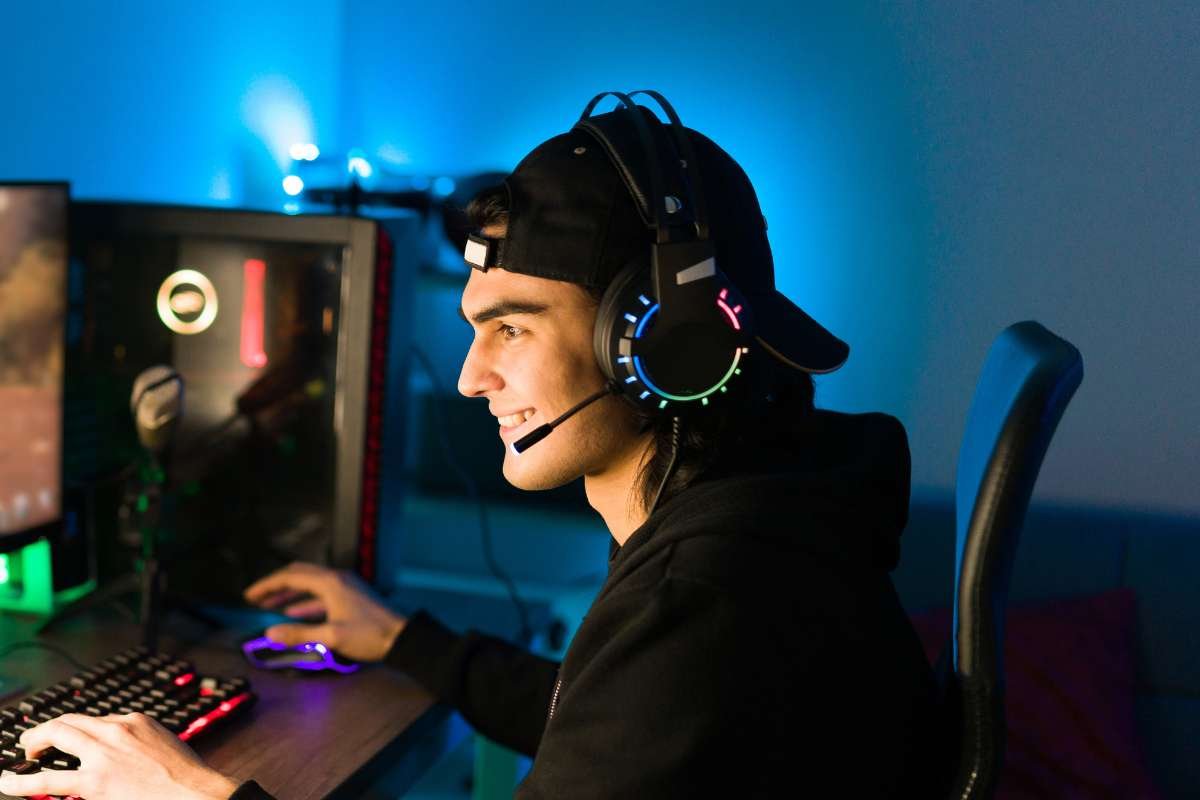 Wired Vs Wireless Gaming Headsets: Which One Should You Choose? | CIO Women Magazine
