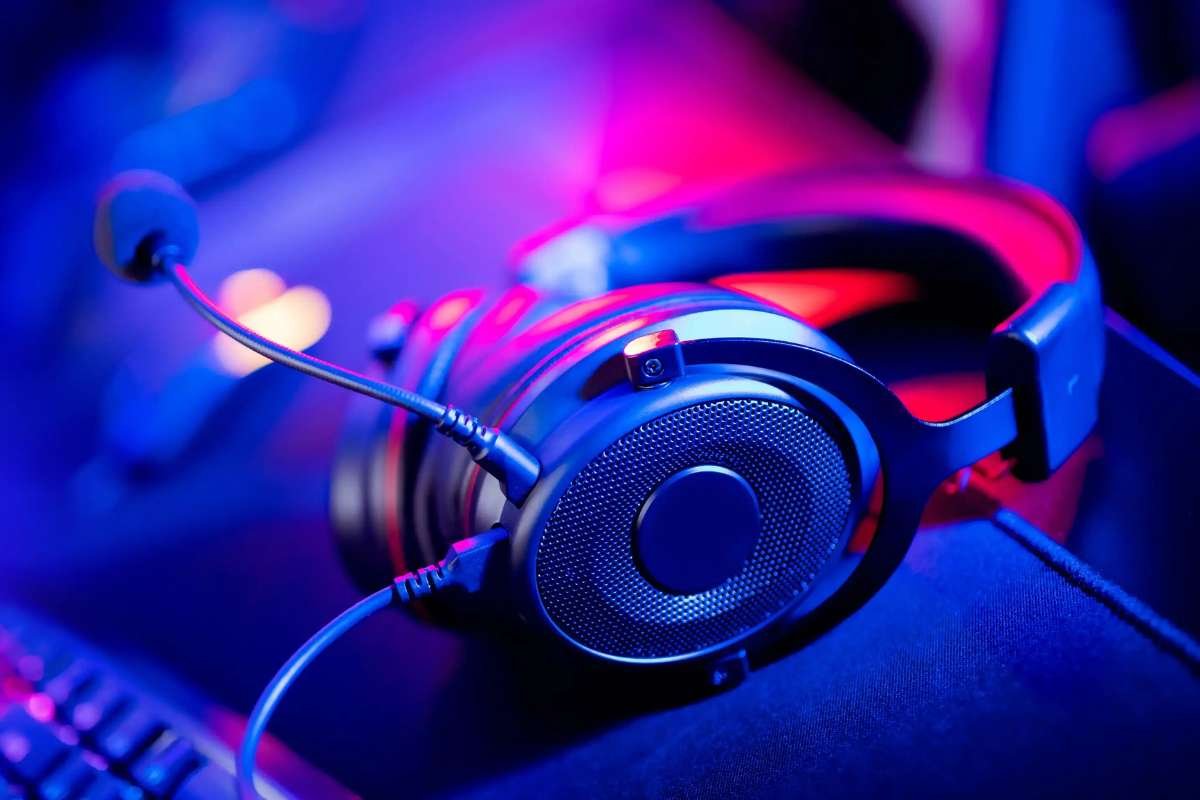 Wired Vs Wireless Gaming Headsets: Which One Should You Choose? | CIO Women Magazine