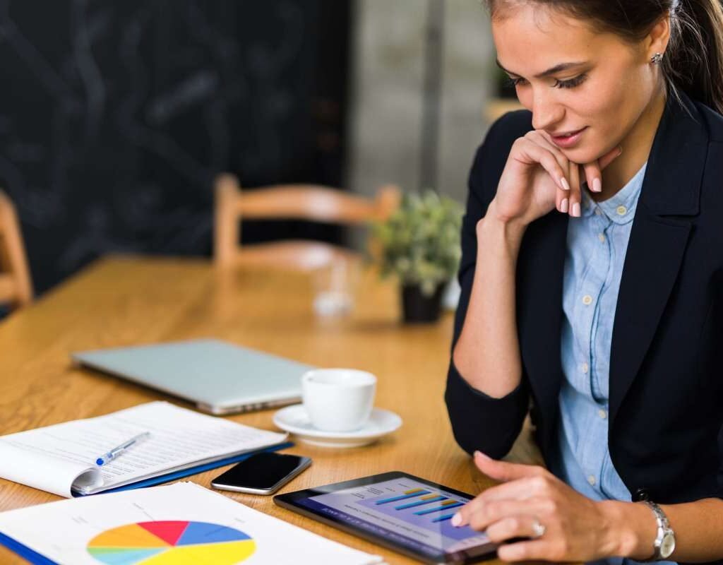 Staying Relevant in Fashion: 8 Proven Ways Brands Survive Trend Cycles | CIO Women Magazine