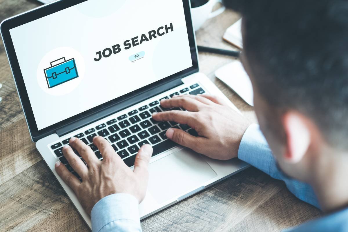 How to Find a Job After Graduation: 10 Easy Steps for Success | CIO Women Magazine
