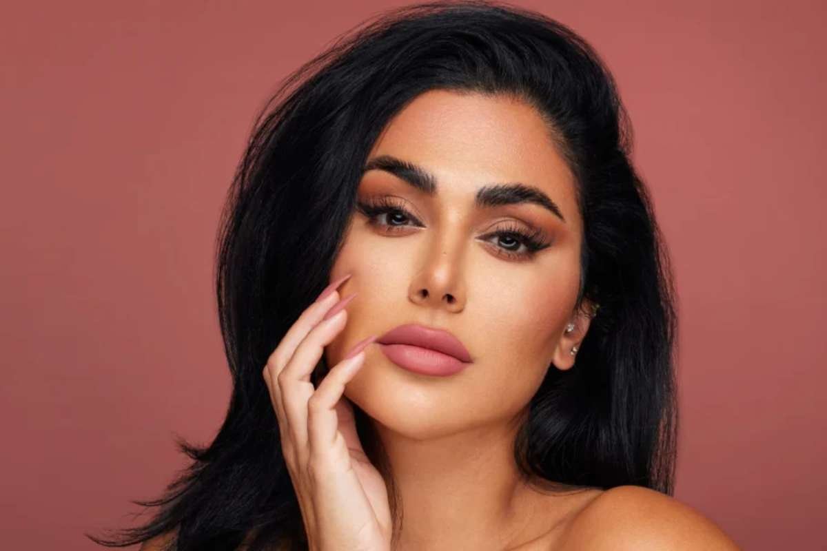 Famous Makeup Artist: Icons Who Revolutionized Beauty | CIO Women Magazine