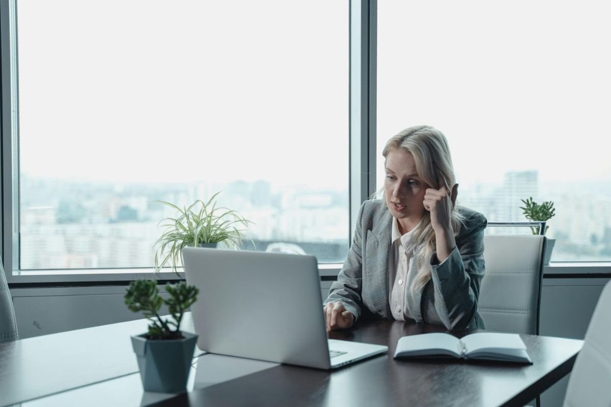 When You’re the Only Women in the Boardroom: Leading Without Shrinking | CIO Women Magazine