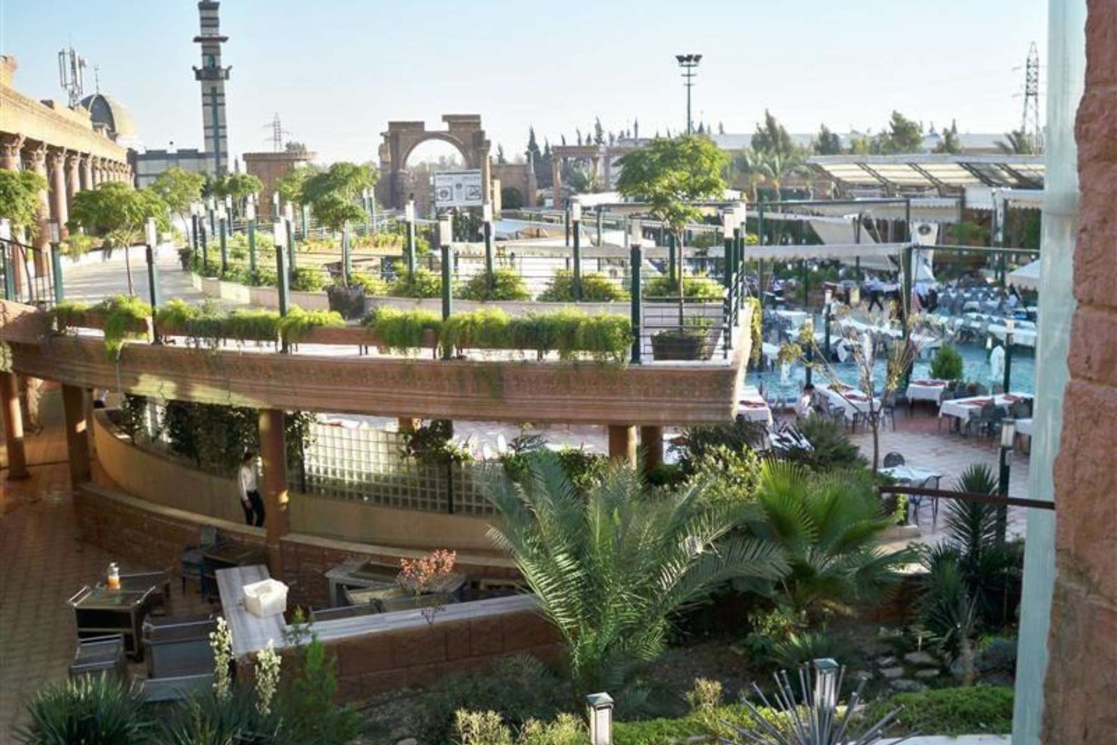 Biggest Restaurants in the World: Giants of the Culinary Landscape | CIO Women Magazine