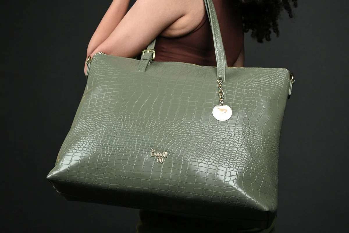 25 Smart and Stylish Leather Laptop Bags for Ladies that You Cannot Miss | CIO Women Magazine