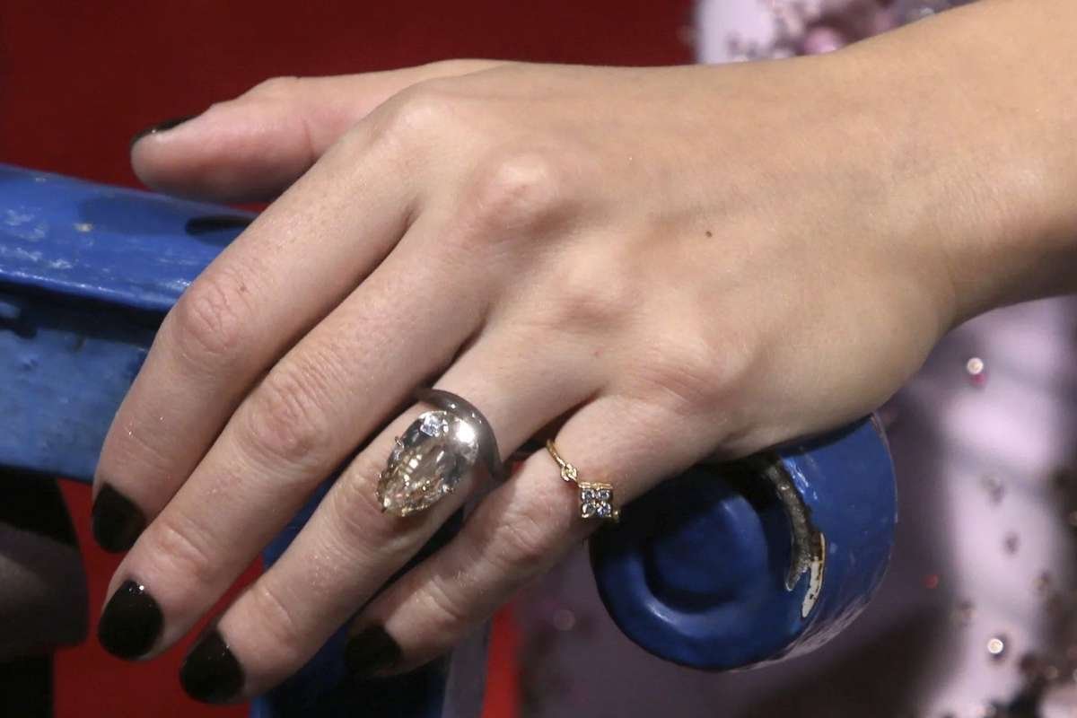 The Best Oval Diamond Engagement Ring Guide You’ll Ever Need | CIO Women Magazine