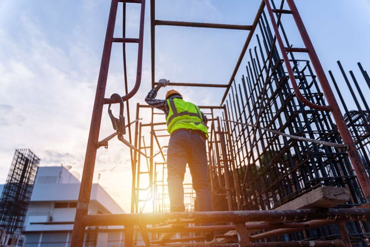Working at Height Safety: Risks and Fixes for Employees | CIO Women Magazine