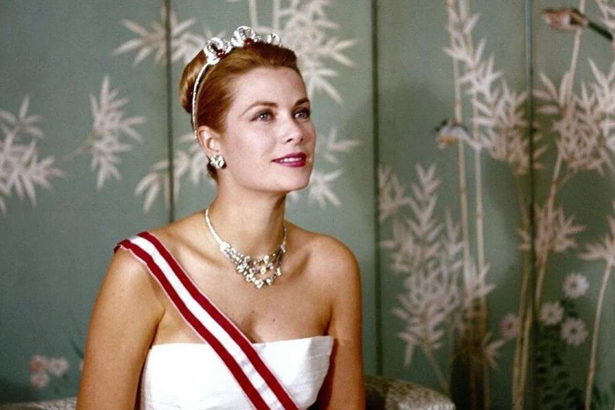 Hottest Actresses of All Time Who Made Beauty Part of Their Legacy | CIO Women Magazine