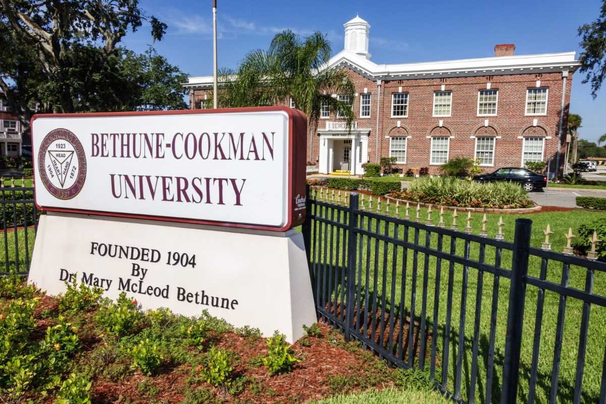 Avoid These 20 Worst Colleges in America for Women | CIO Women Magazine
