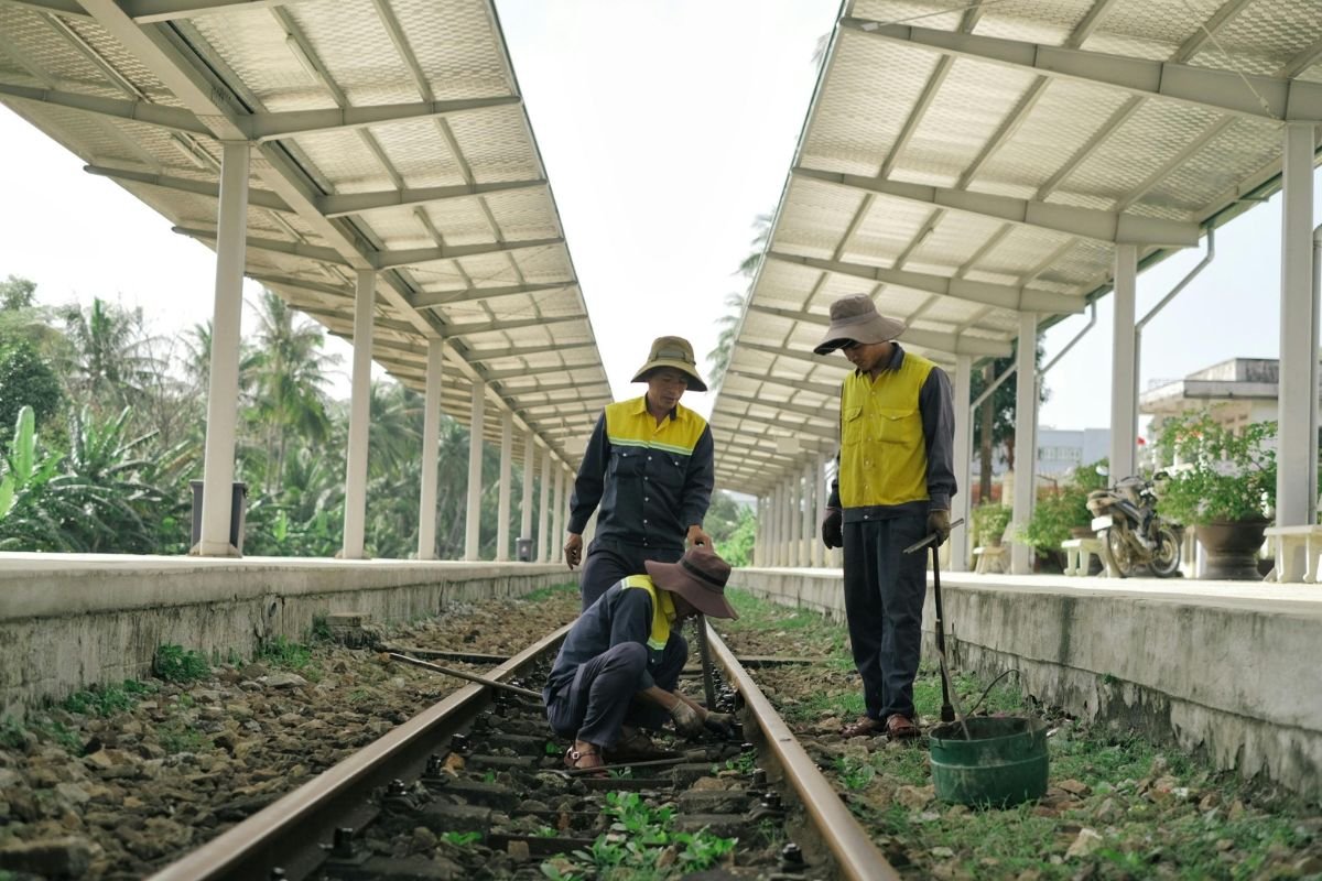 5 Essential Maintenance Tips for Railway Infrastructure | CIO Women Magazine
