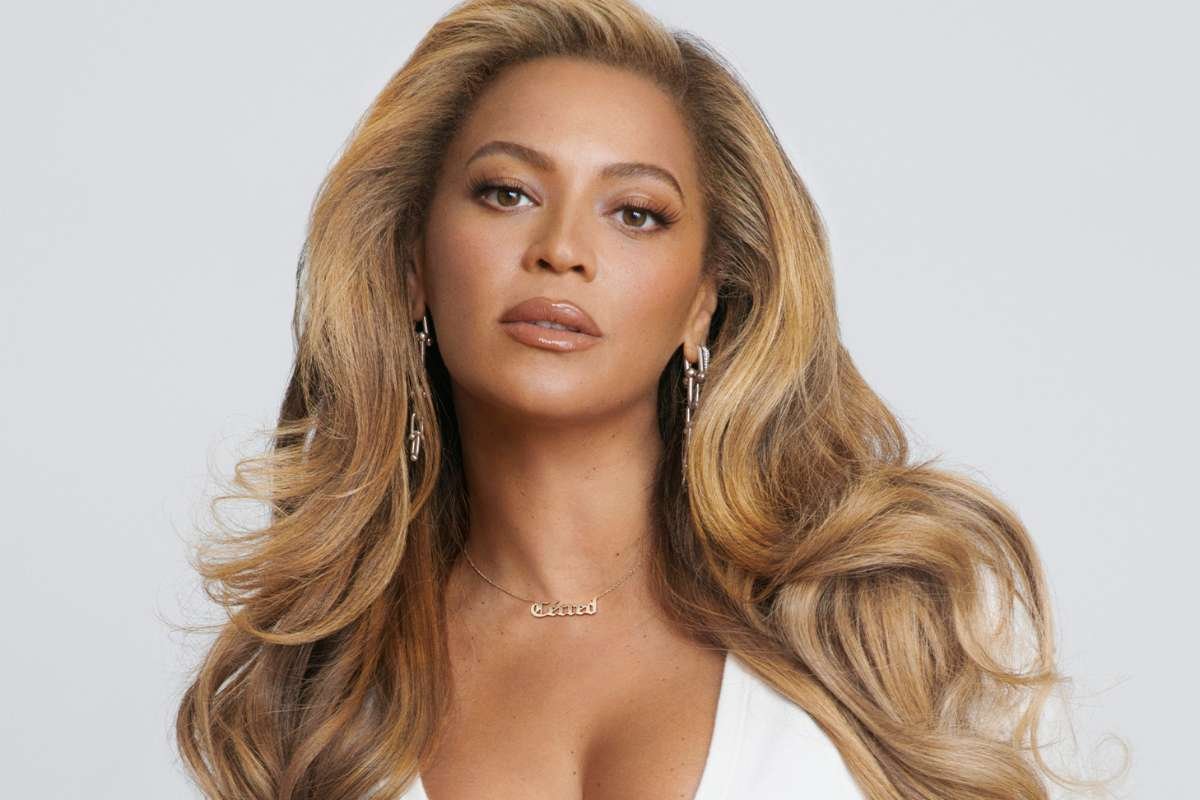 Top 34 Most Beautiful Eyes In The World in 2025 (From Oldest to Youngest) | CIO Women Magazine
