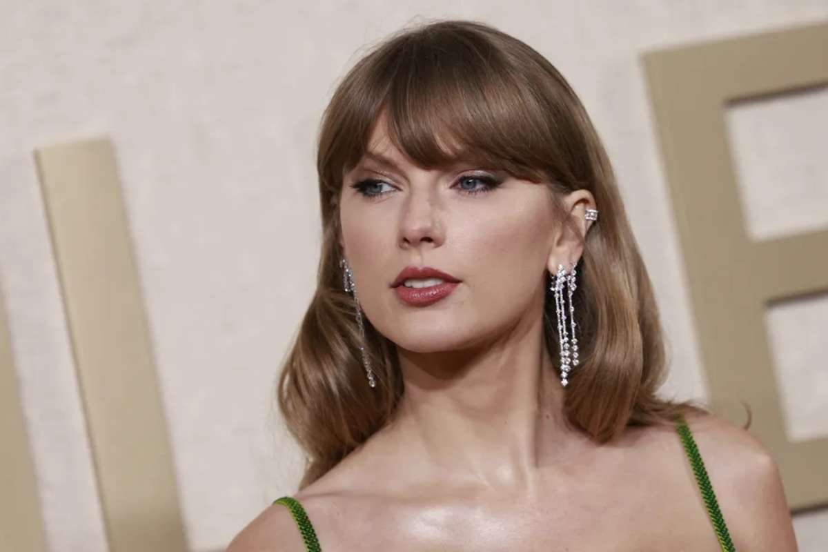 Top 34 Most Beautiful Eyes In The World in 2025 (From Oldest to Youngest) | CIO Women Magazine
