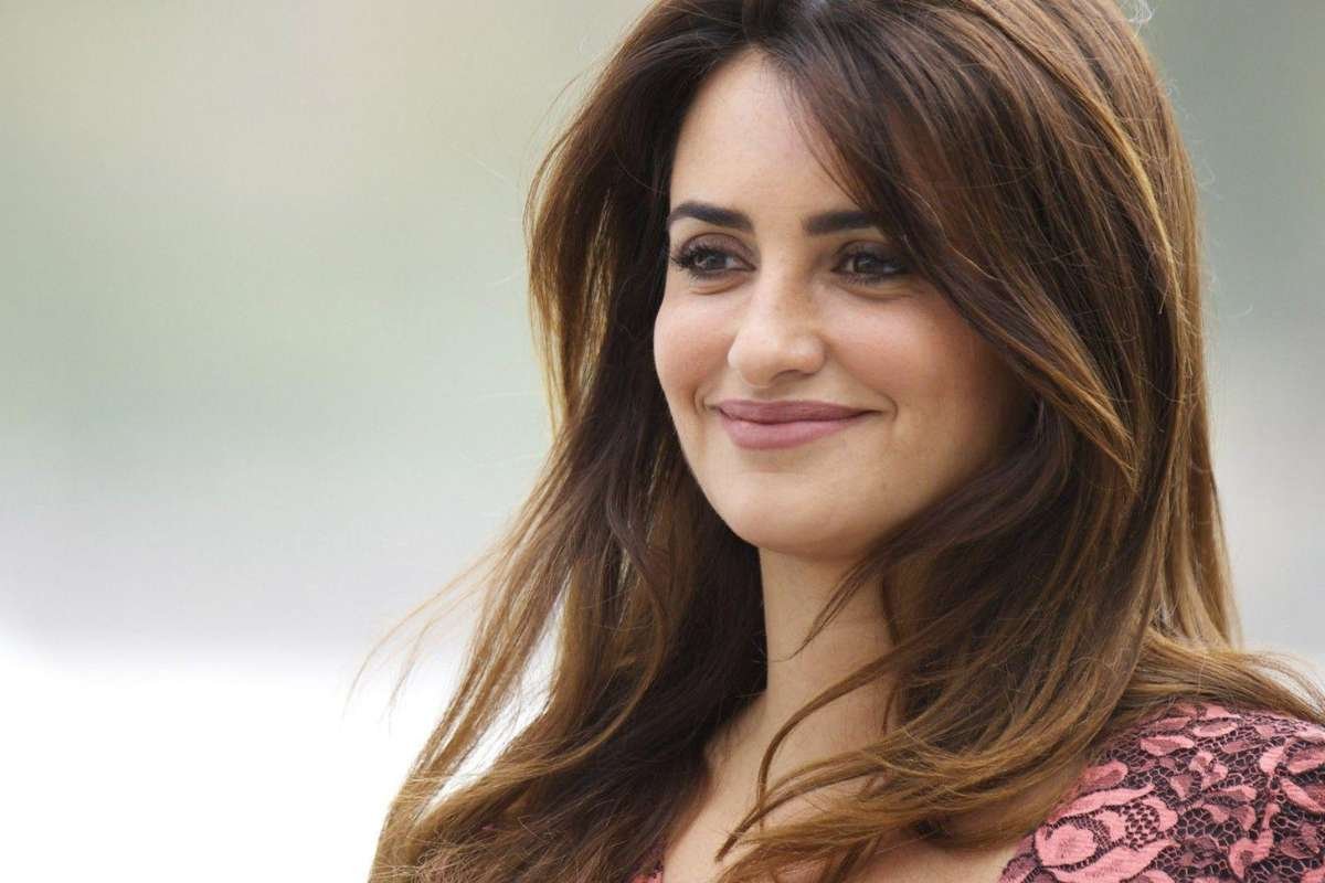 Top 34 Most Beautiful Eyes In The World in 2025 (From Oldest to Youngest) | CIO Women Magazine
