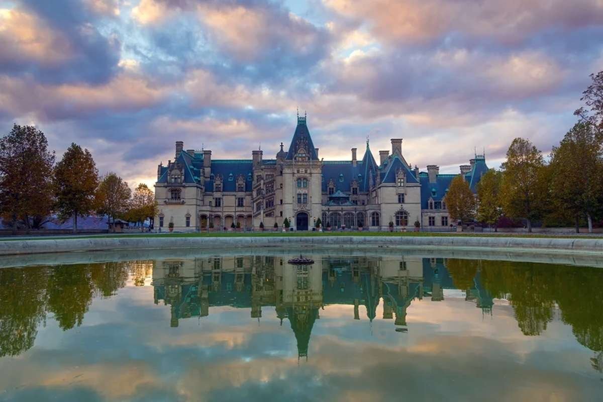 List of Top 15 Biggest House in the World | CIO Women Magazine