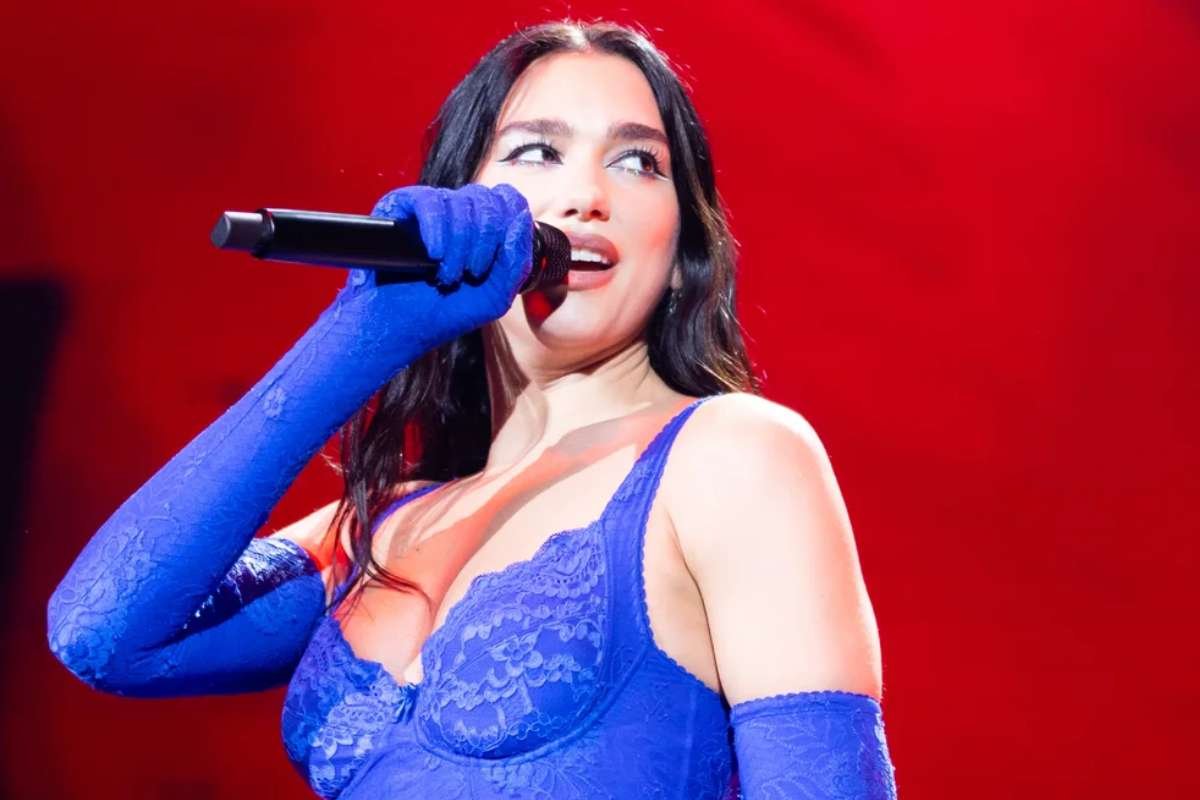 Top 20 Female Pop Music Stars Through Different Eras | CIO Women Magazine