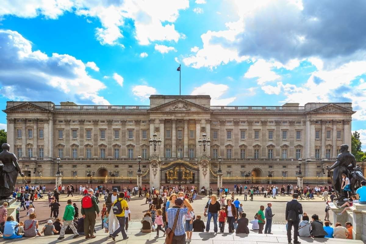 List of Top 15 Biggest House in the World | CIO Women Magazine