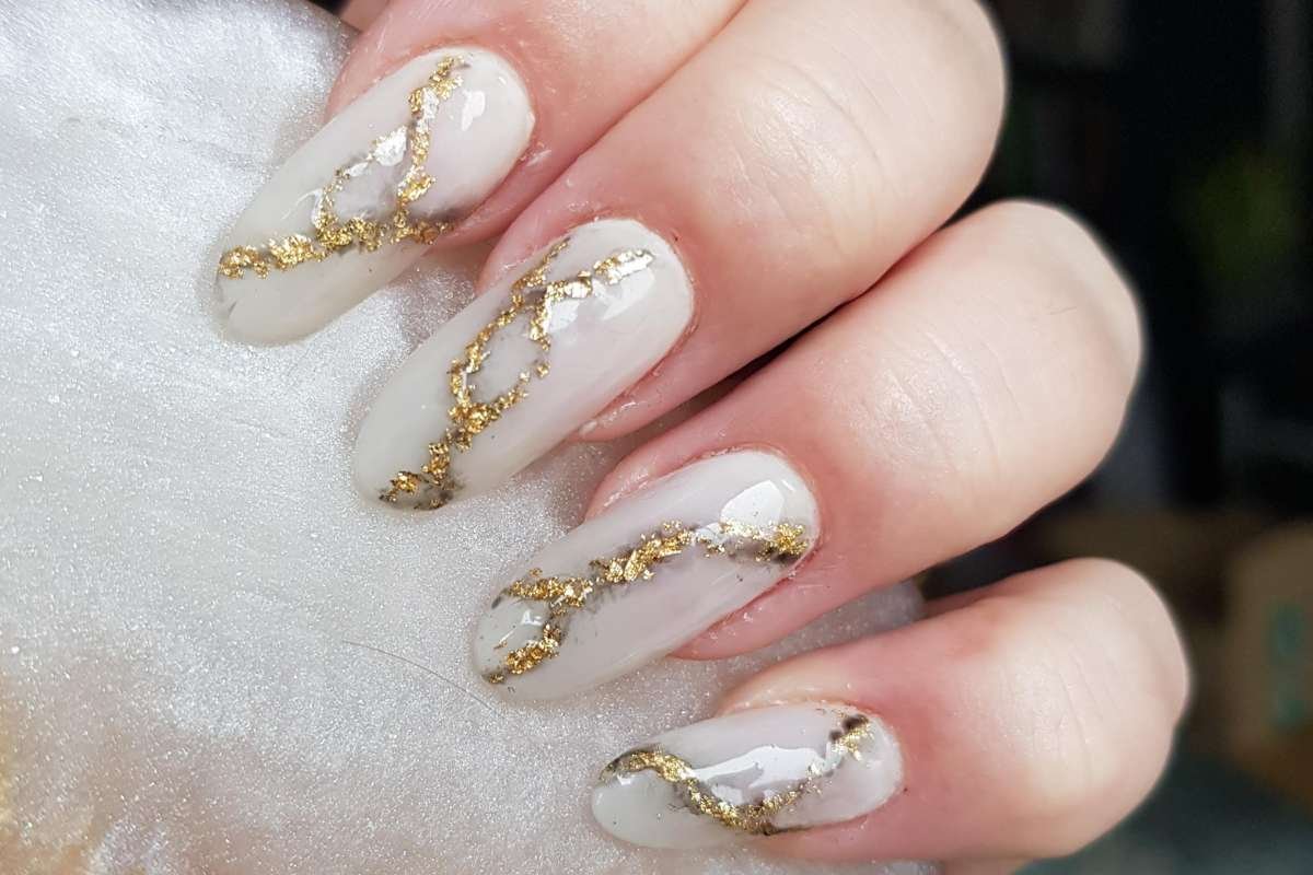 Top 30 Simple Nail Designs That Bring Beauty To Your Fingertips | CIO Women Magazine