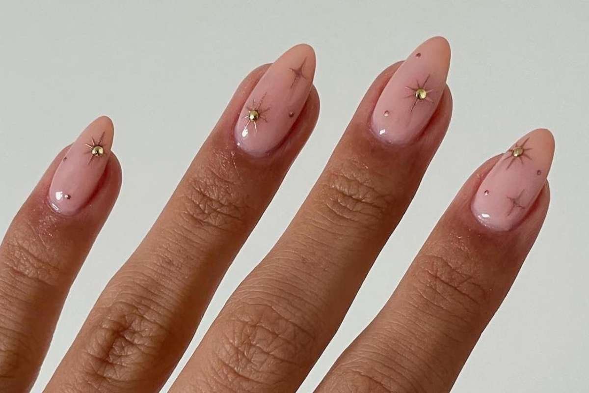 Top 30 Simple Nail Designs That Bring Beauty To Your Fingertips | CIO Women Magazine