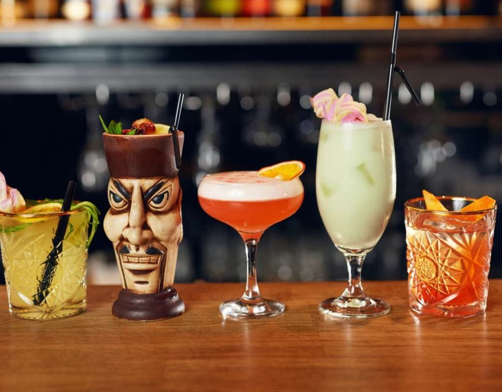 45 Easy Christmas Cocktail Drinks for Every Occasion | CIO Women Magazine