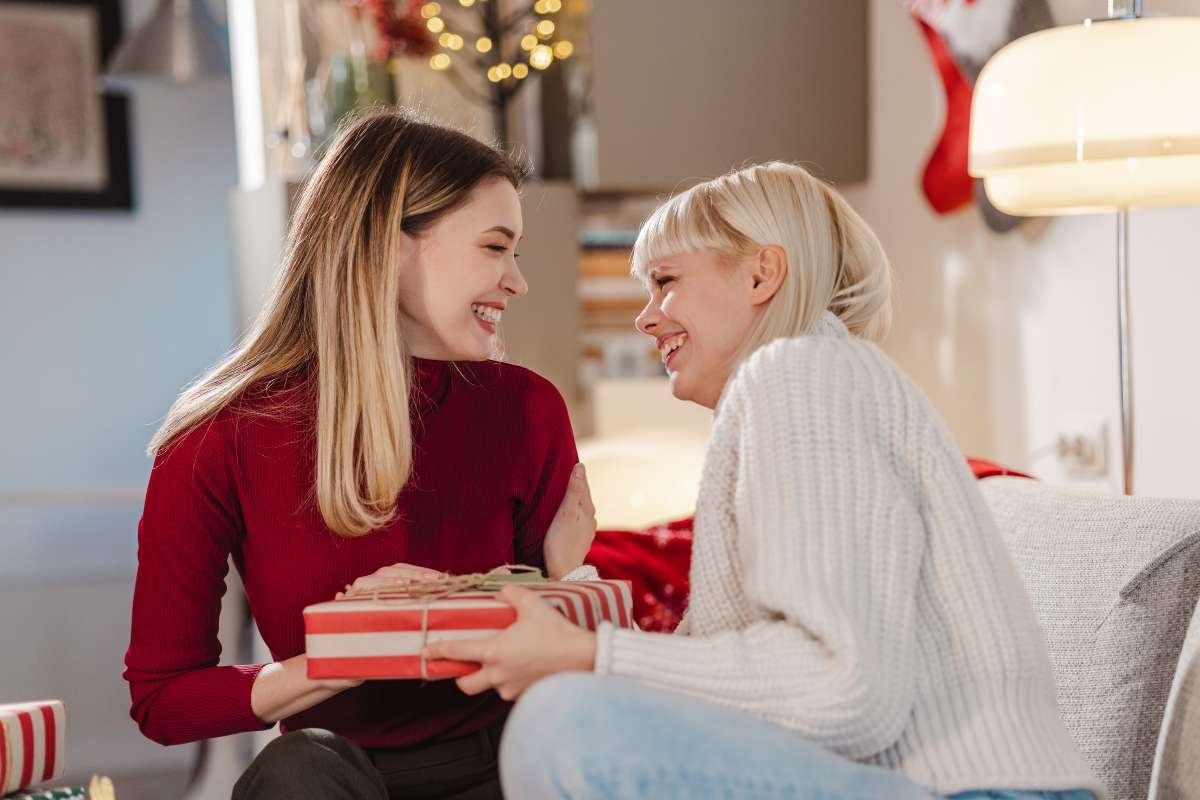 60+ Heartwarming Quotes for Christmas Cards to Spread Holiday Magic | CIO Women Magazine