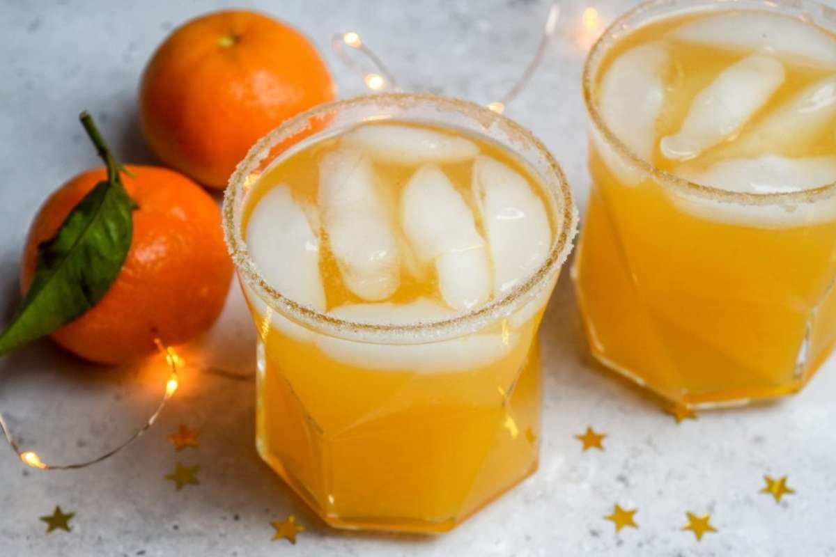 45 Easy Christmas Cocktail Drinks for Every Occasion | CIO Women Magazine