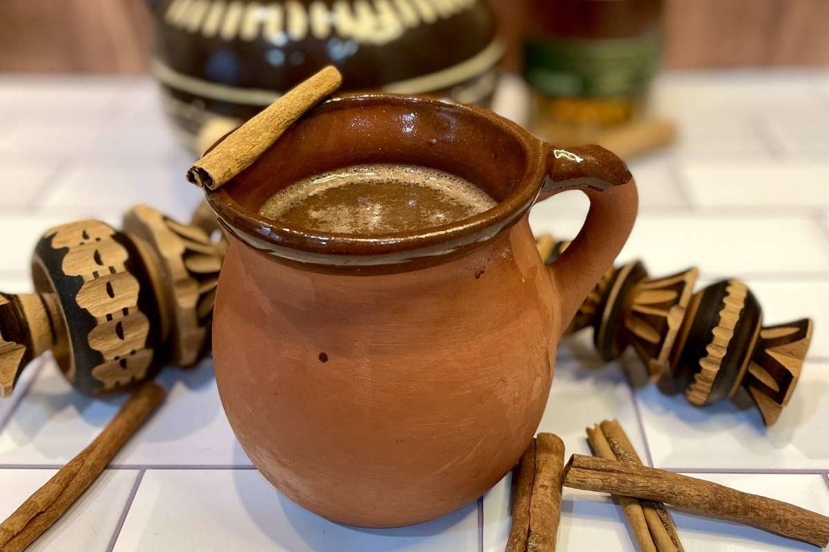 45 Easy Christmas Cocktail Drinks for Every Occasion | CIO Women Magazine