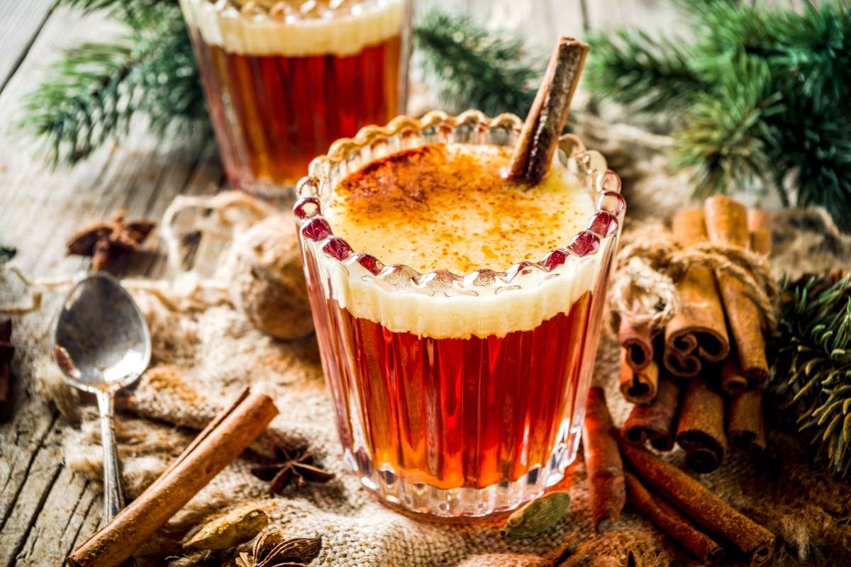 45 Easy Christmas Cocktail Drinks for Every Occasion | CIO Women Magazine