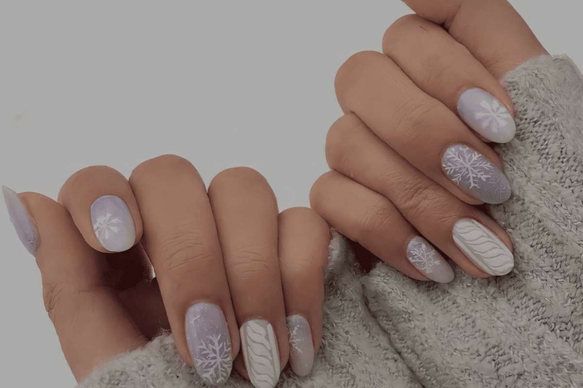 30 Best Christmas Nail Ideas for This Holiday Season | CIO Women Magazine