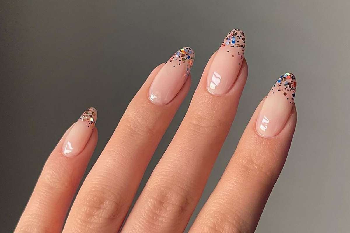 30 Best Christmas Nail Ideas for This Holiday Season | CIO Women Magazine