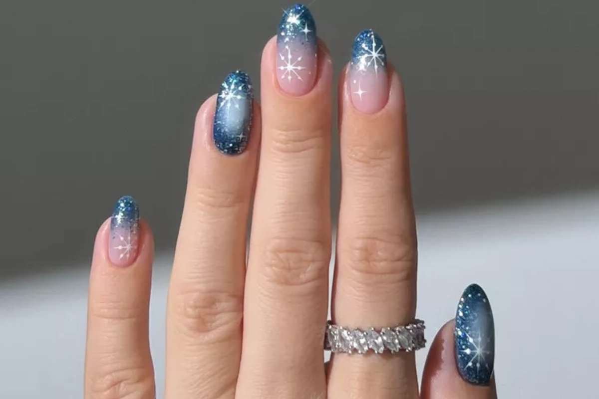 30 Best Christmas Nail Ideas for This Holiday Season | CIO Women Magazine