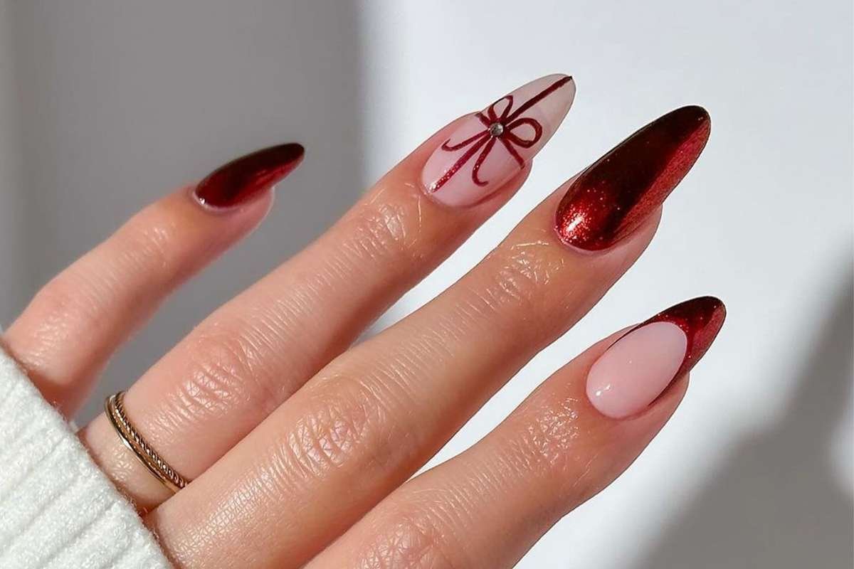 30 Best Christmas Nail Ideas for This Holiday Season | CIO Women Magazine