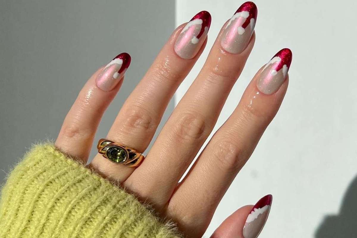 30 Best Christmas Nail Ideas for This Holiday Season | CIO Women Magazine