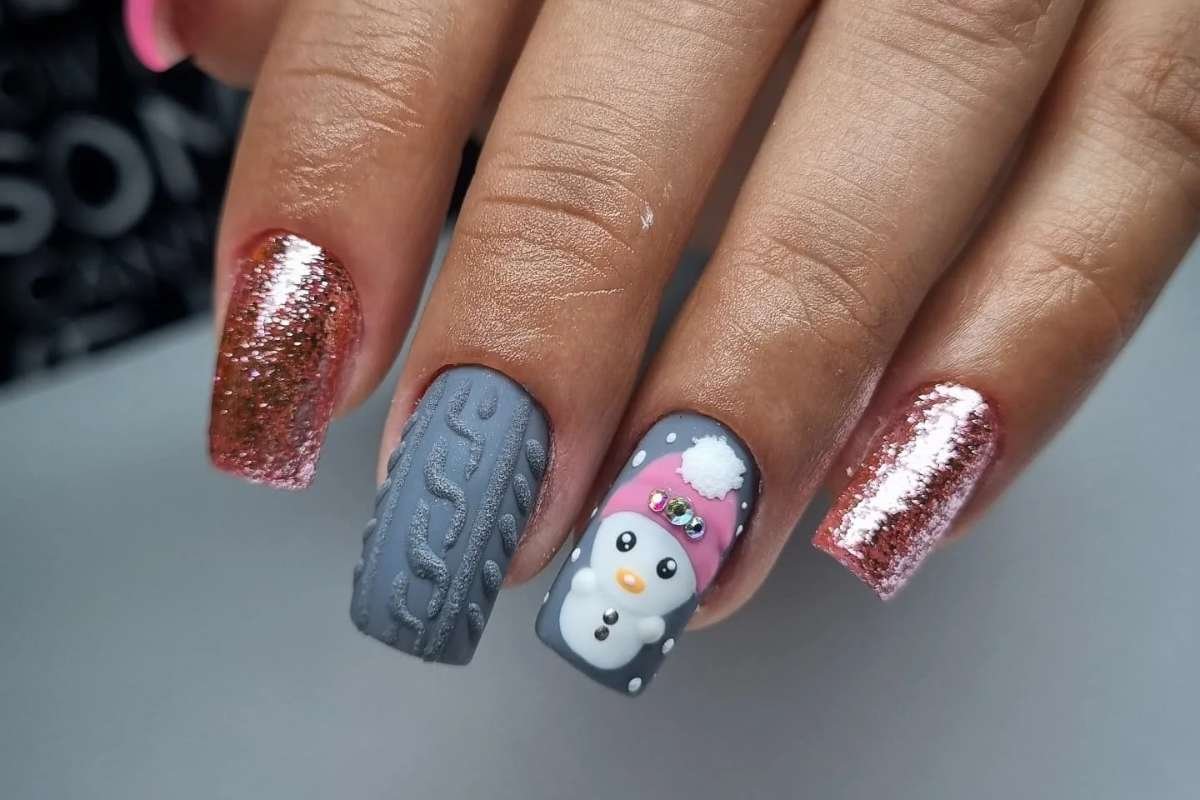 30 Best Christmas Nail Ideas for This Holiday Season | CIO Women Magazine