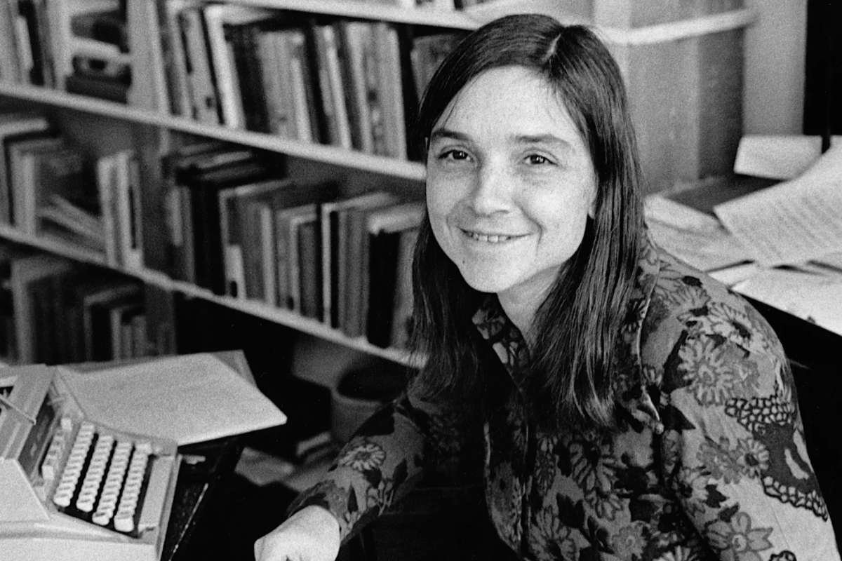 12 Women Poets in US History and Present Shaped American Literature | CIO Women Magazine