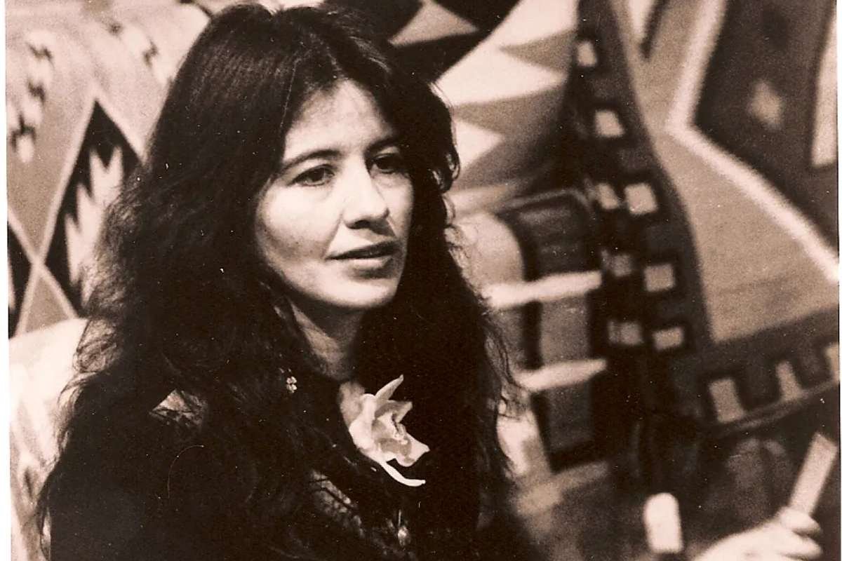 12 Women Poets in US History and Present Shaped American Literature | CIO Women Magazine