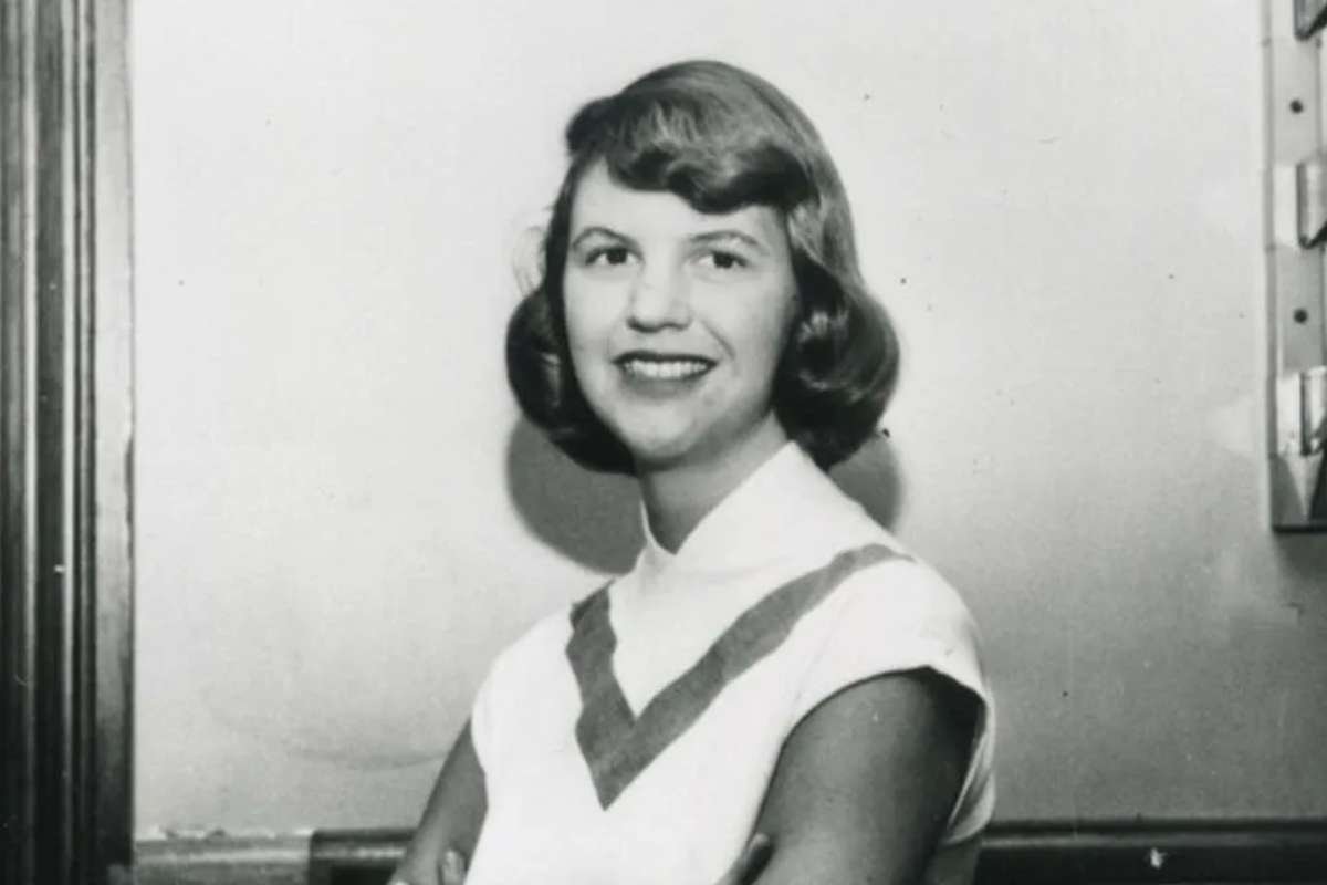 12 Women Poets in US History and Present Shaped American Literature | CIO Women Magazine