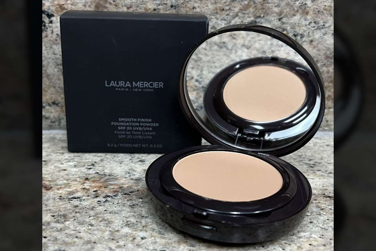 12 Best Powder Foundations- Ranked by Value, Performance, and Expert Verdict | CIO Women Magazine