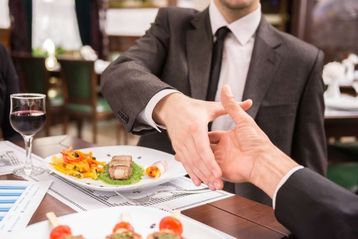 18 Business Lunch Etiquettes that Every Professional Needs to Know | CIO Women Magazine