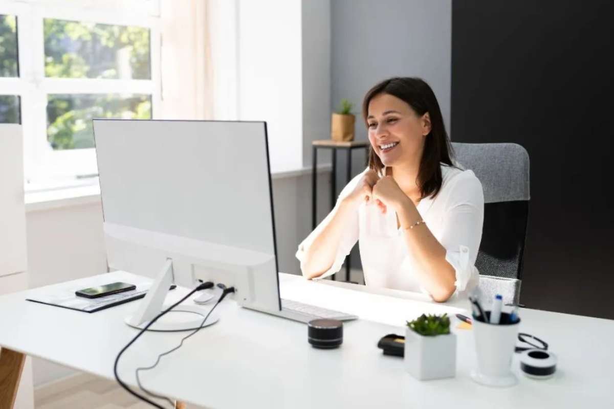 Top 10 Essential Strategies for Business Etiquette for Women in 2026 | CIO Women Magazine