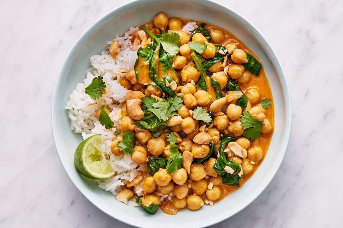 Coconut Lime Chickpea Curry | CIO Women Magazine