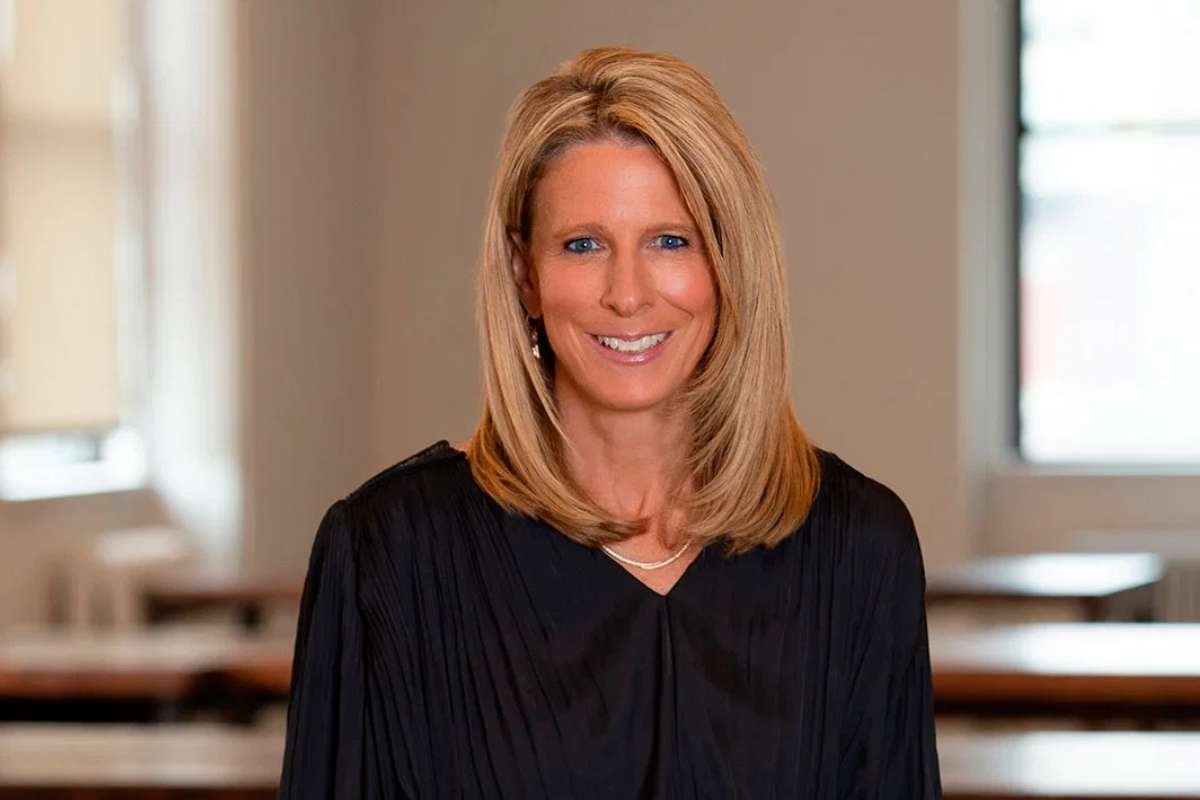 FanDuel CEO Amy Howe Exits as Flutter Reshapes Strategy | CIO Women Magazine